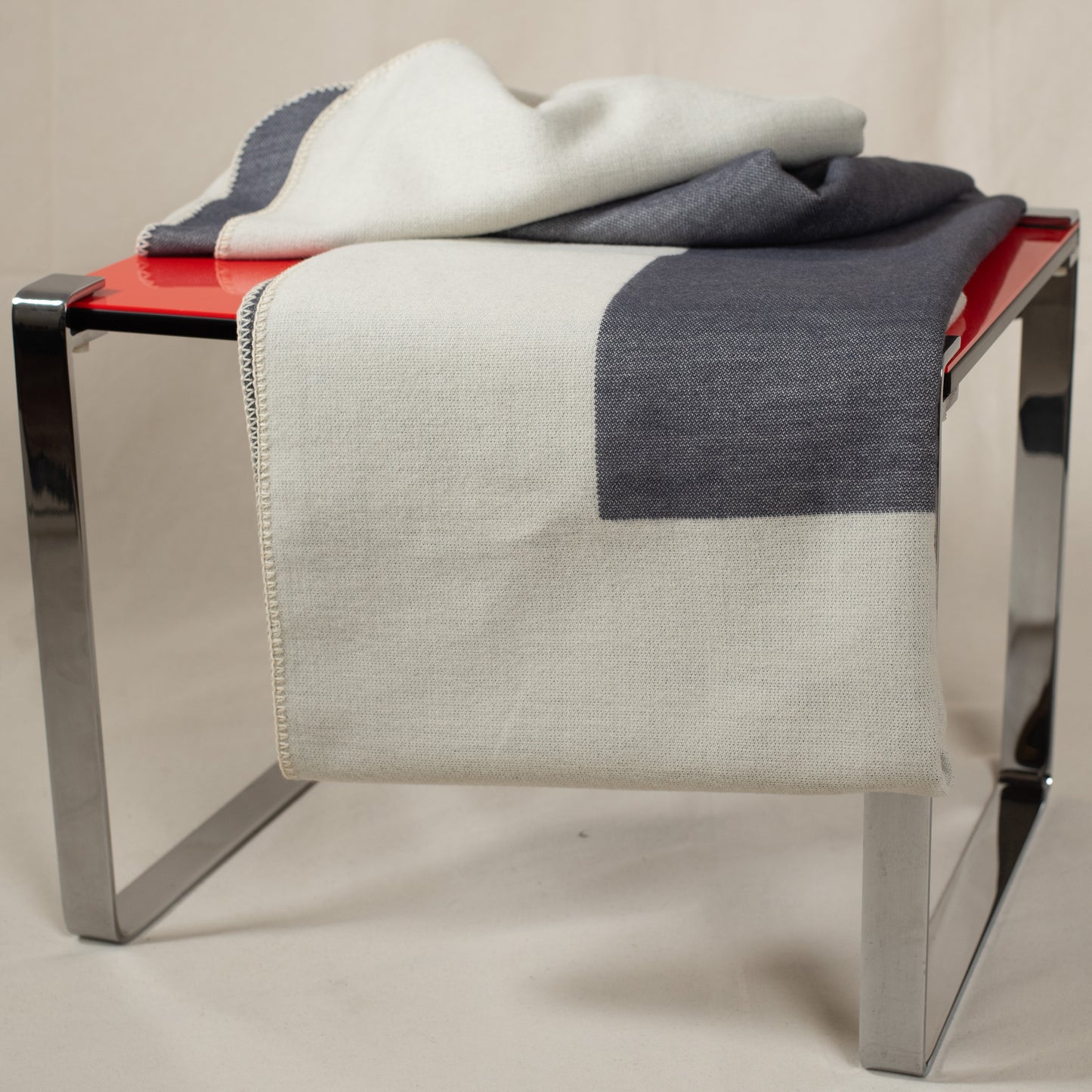 Throw/Wolldecke: SQUARE Anthrazit/Leinen