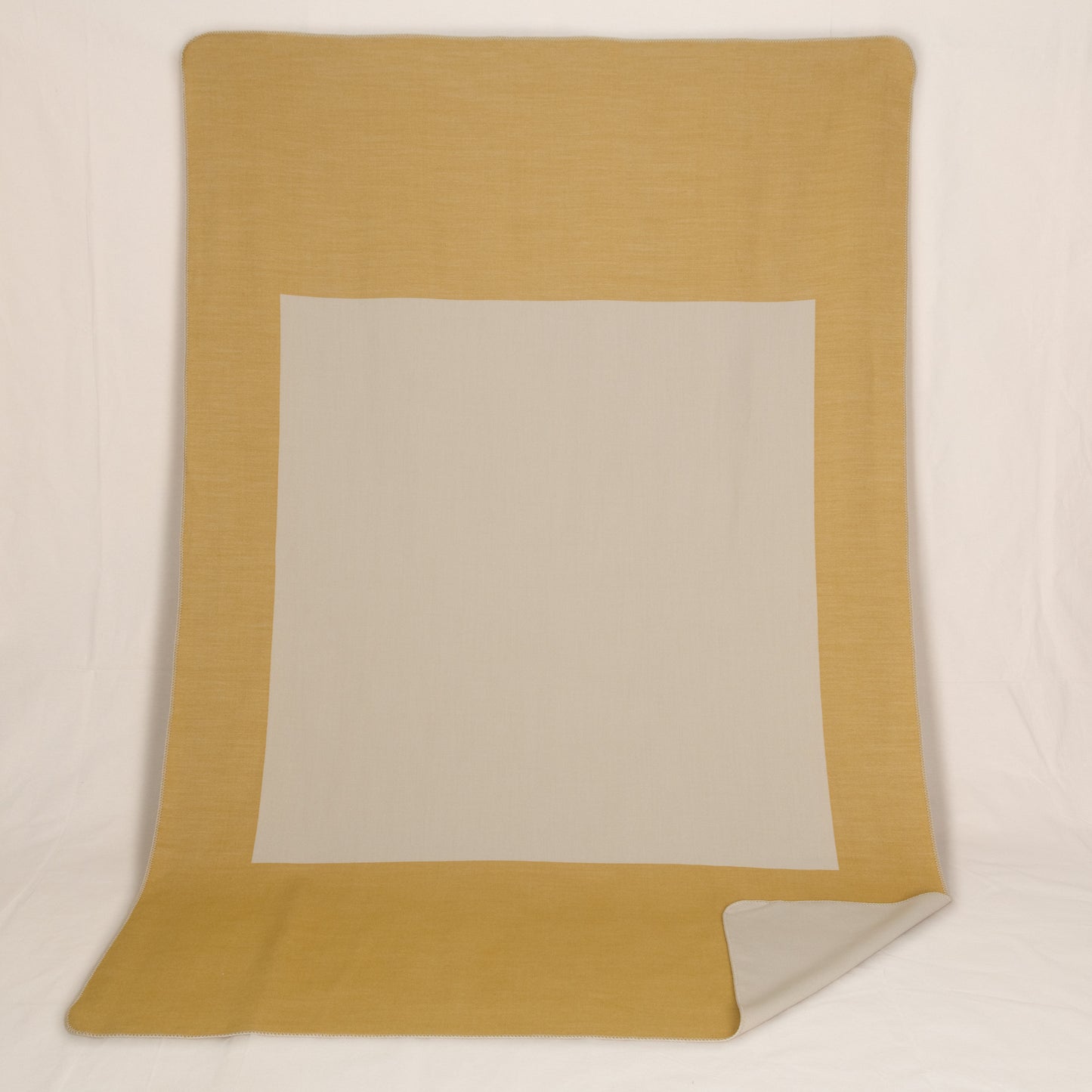 Wolldecke / Throw: SQUARE Neapelgelb/Leinen